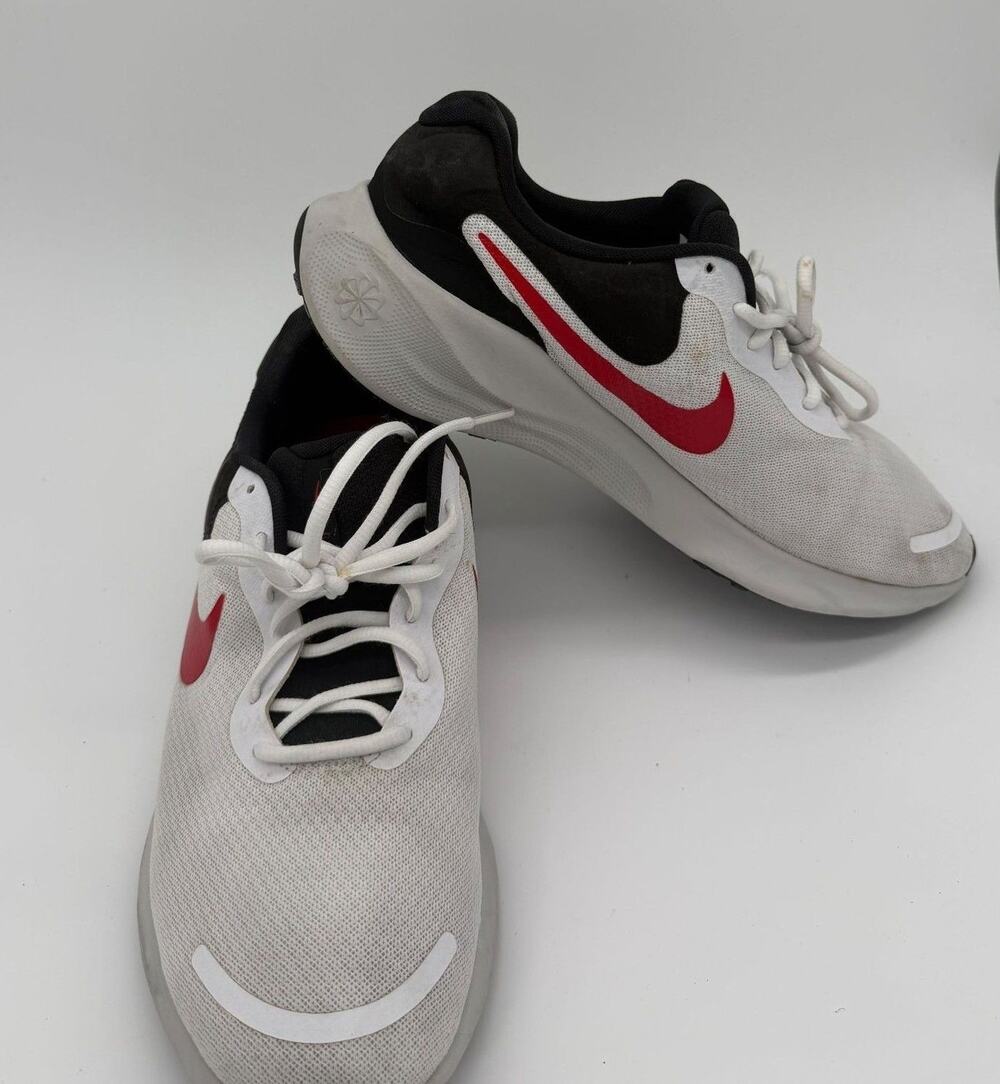 Nike Shoes Mens Size 10.5 White Red Running Athletic Sneakers FB2207-102